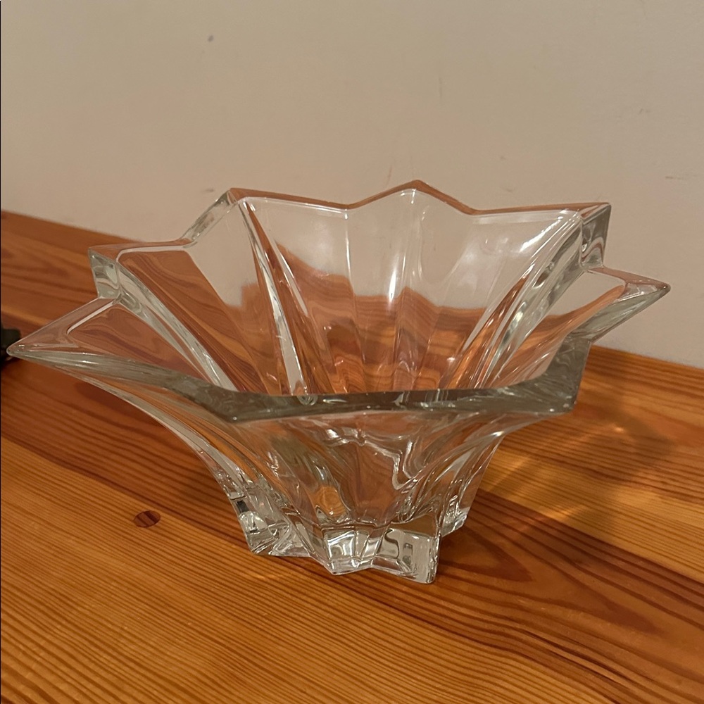 Mikasa Crystal glass bowl for serving display decor